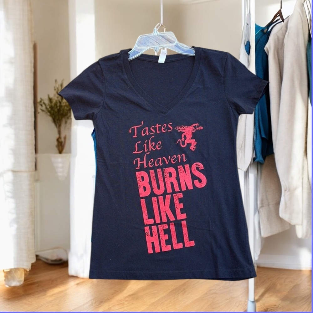 Blue Fitted Short Sleeve T-Shirt with Red Graphic